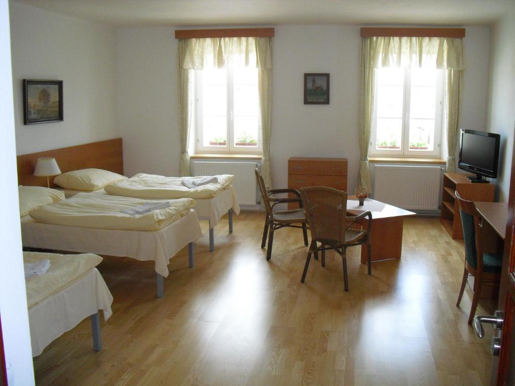 Mestsky Hotel Dorinka Hostinne  Room photo